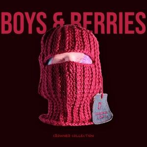 Boys & Berries Knit Face Mask